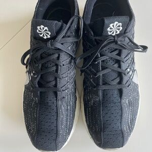 Nike Zoom X size 9 Black/White